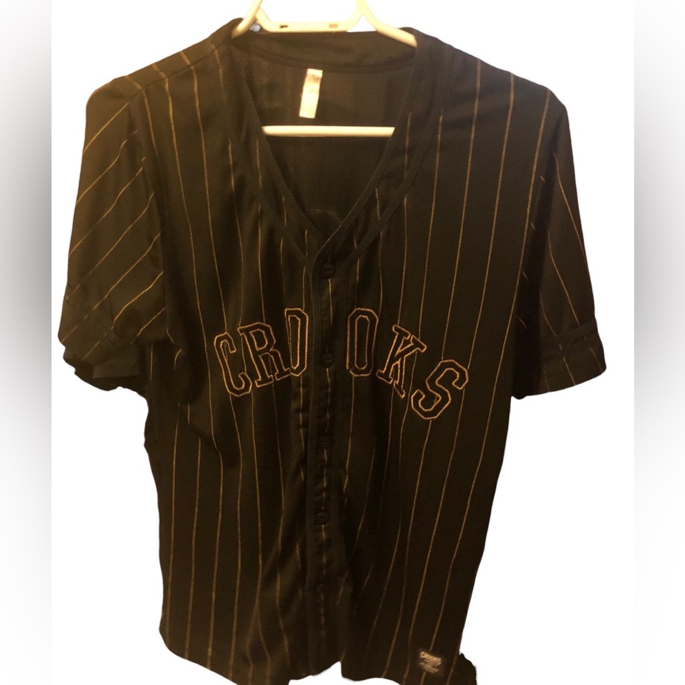 Crooks and Castles Baseball Style T-shirt Black And Gold Medium